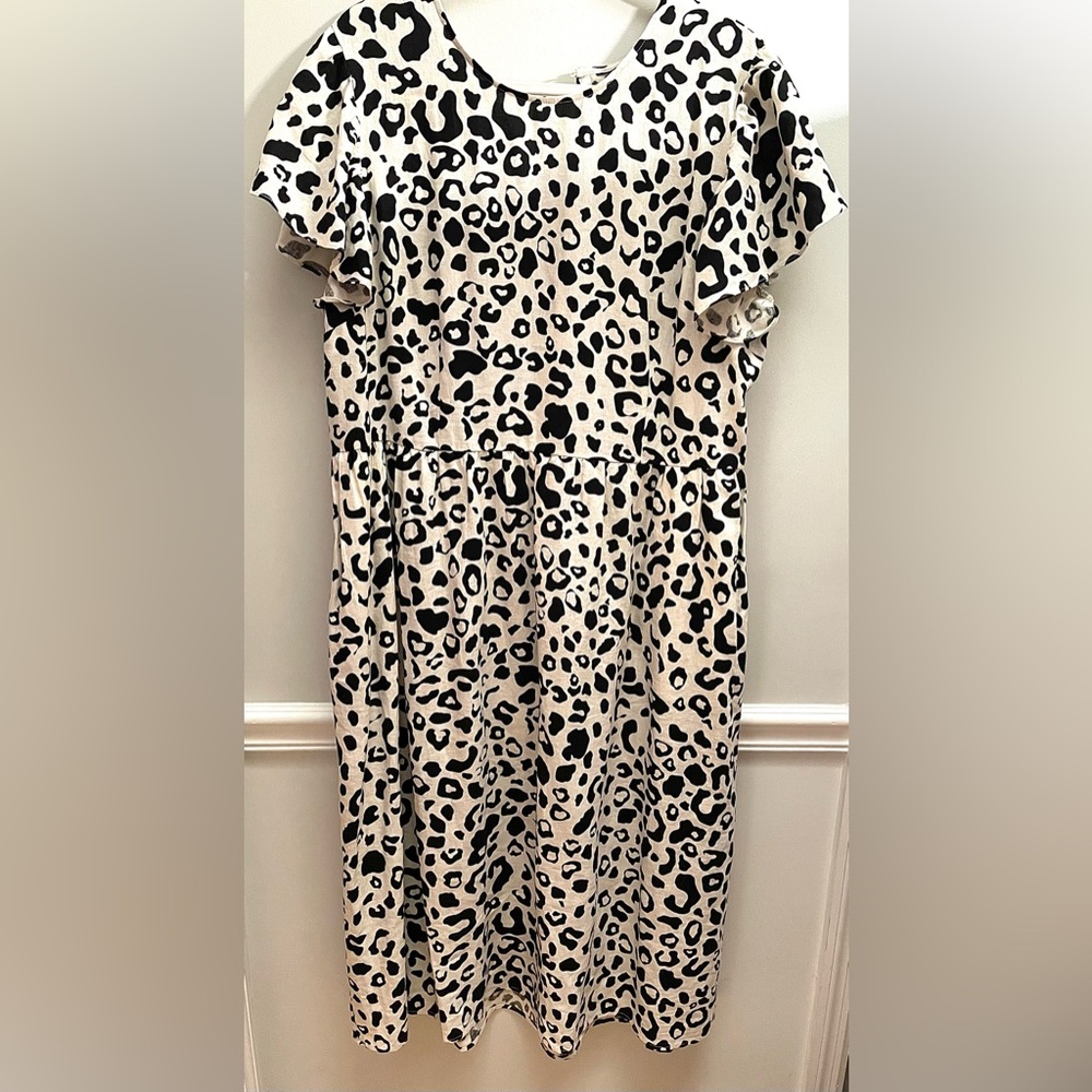 Who What Wear Linen Blend MIDI dress in wh/bl leopard print,